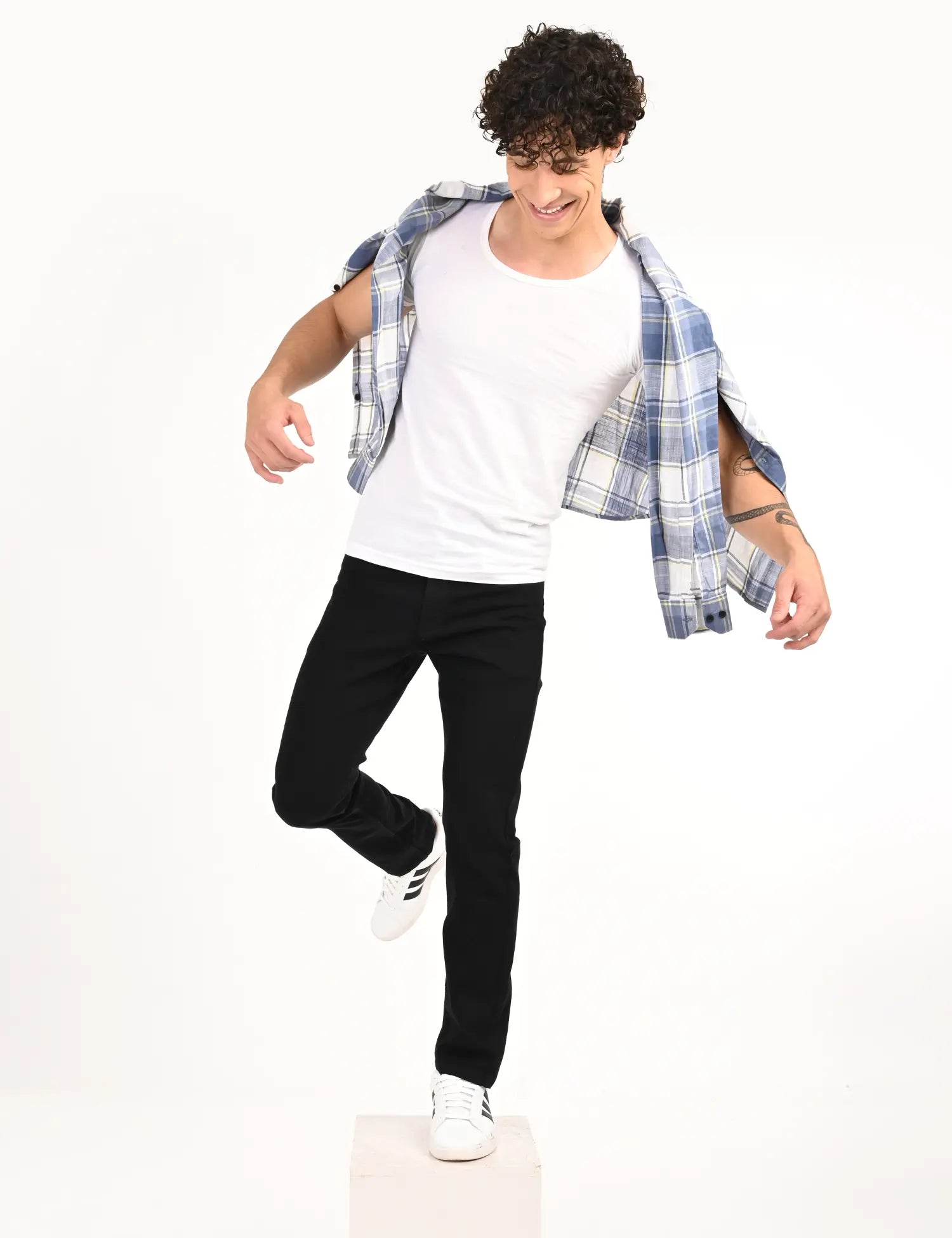 ModernFit Black Stretch Denim