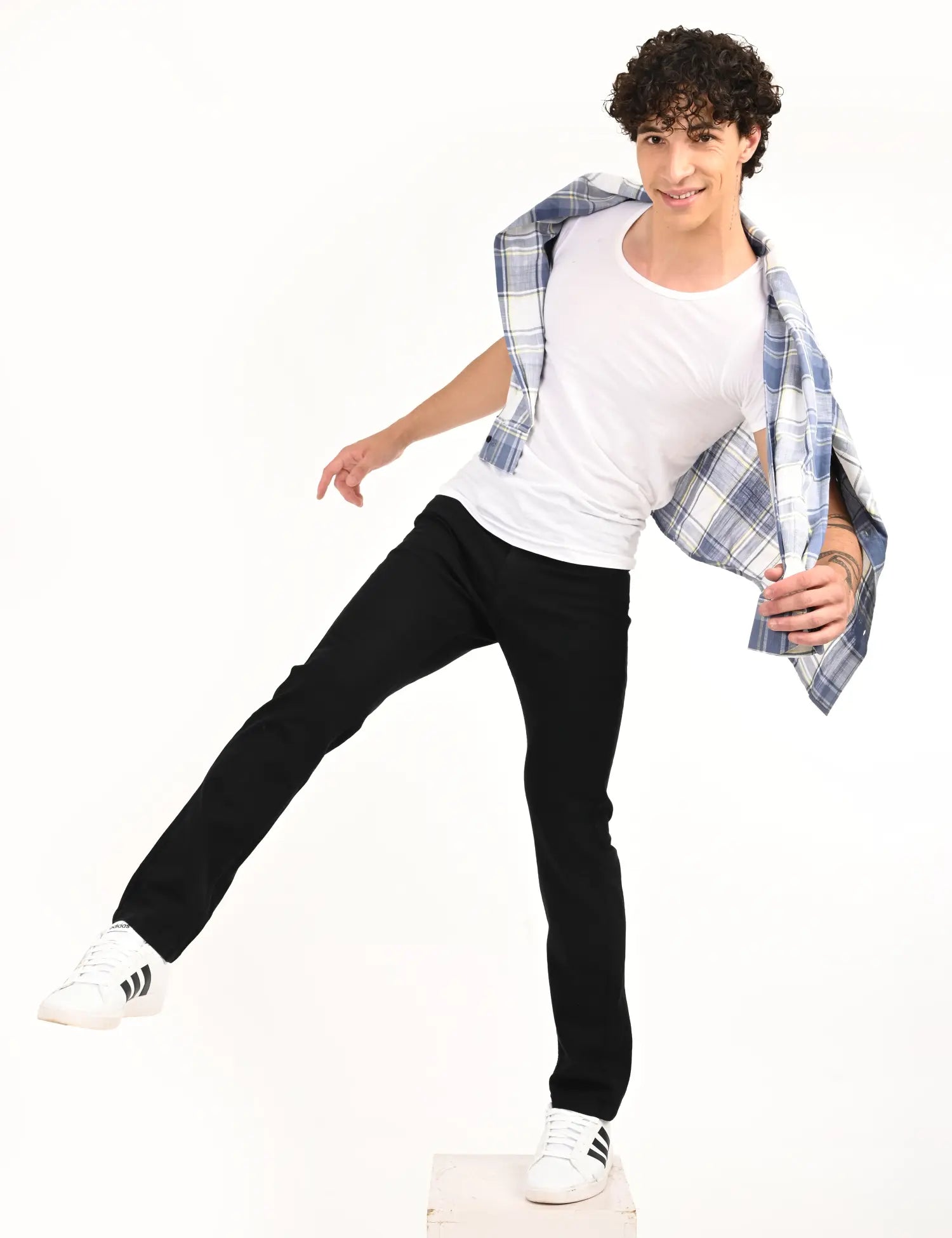 ModernFit Black Stretch Denim