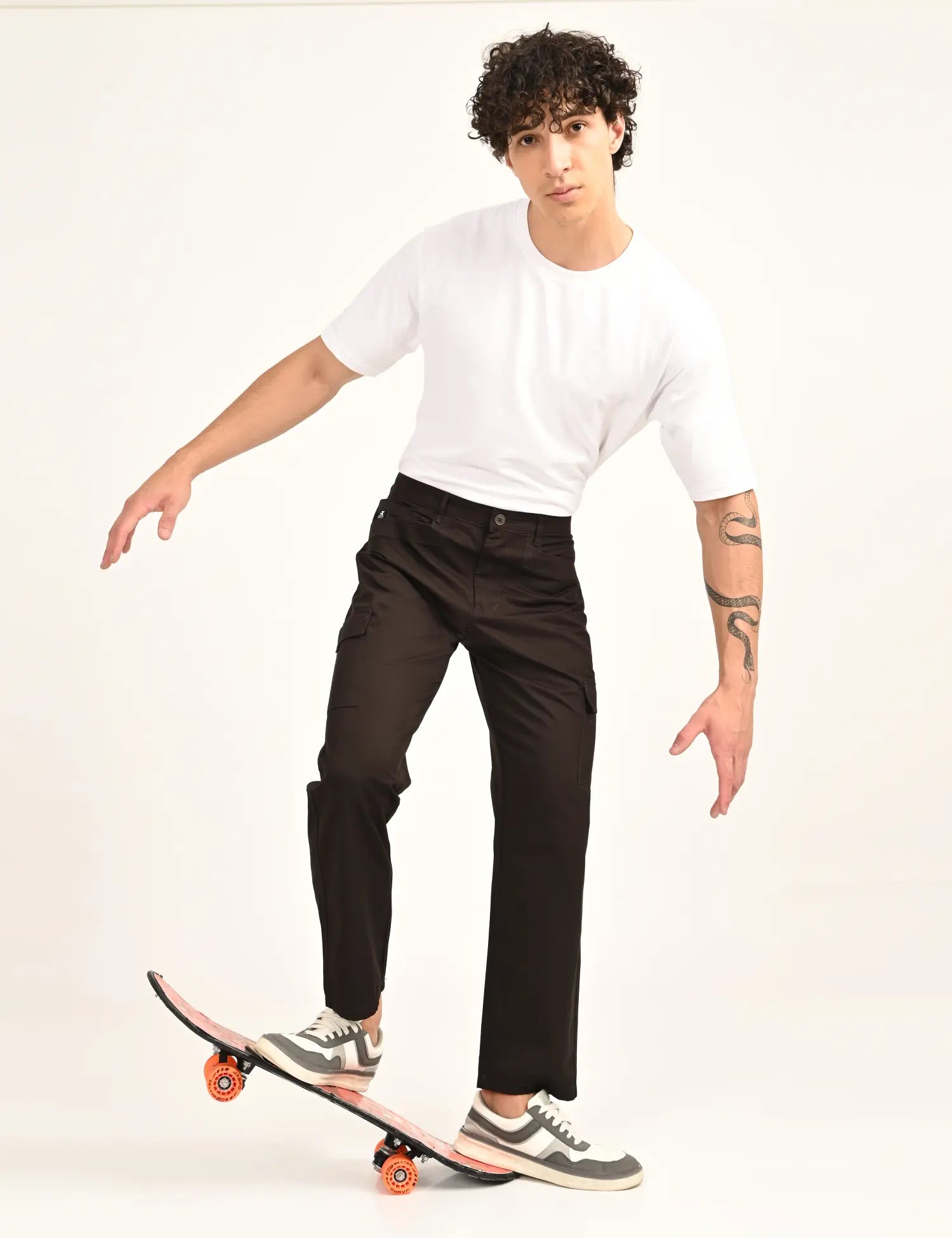 Men’s Straight Fit Utility Cargo Pants-Brown