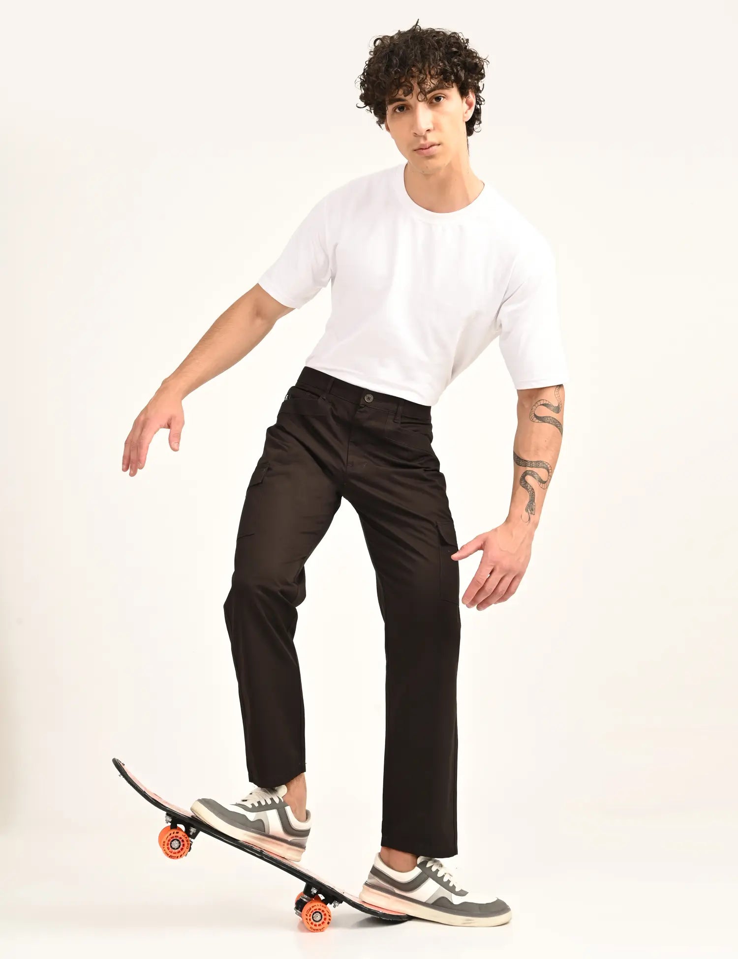 Men’s Straight Fit Utility Cargo Pants-Brown